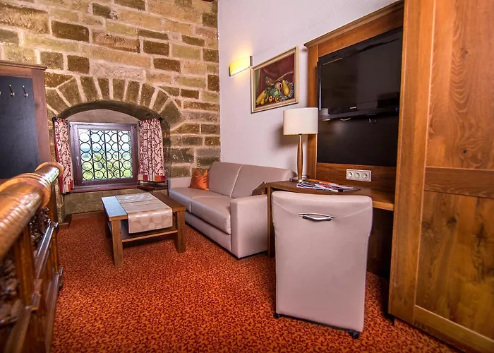 Burg 3*