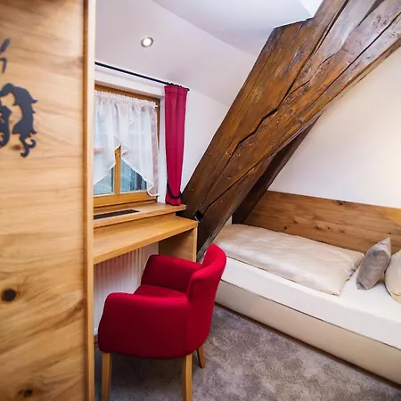 Burg 3*